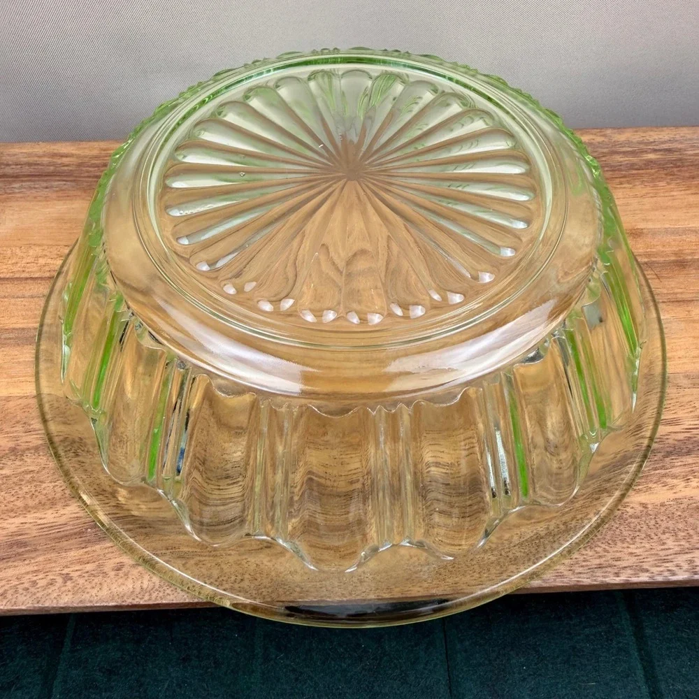 Anchor Hocking Colonial Knife and Fork Green Uranium Glass Bowl Vintage 8.75